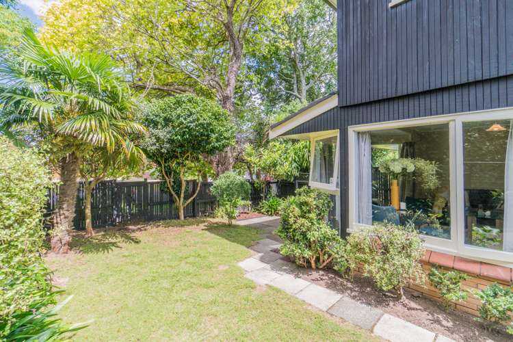 2/16 Turama Road Royal Oak_0