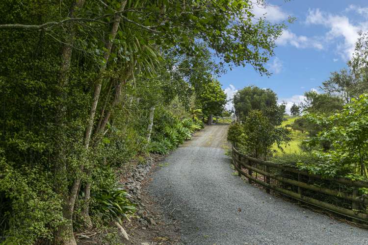 1439 Old North Road Helensville_30