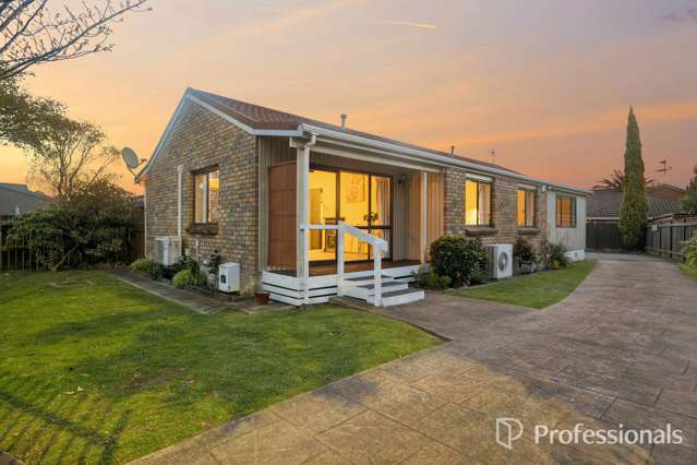 Room to entertain, close to town