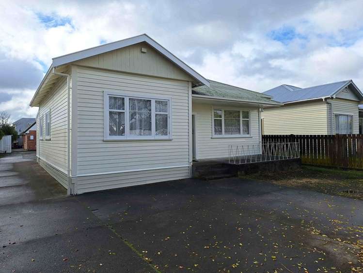 21 Worcester Street West End_1