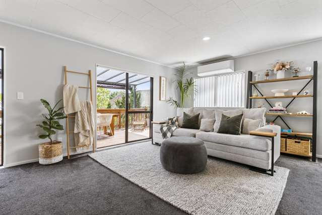 2/88 Athena Drive Totara Vale_2