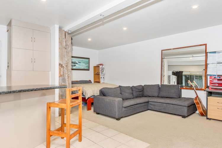 62 Vodanovich Road Te Atatu South_19