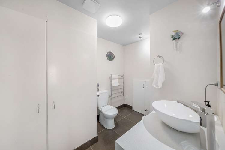 18 Olivers Place Queenstown_22