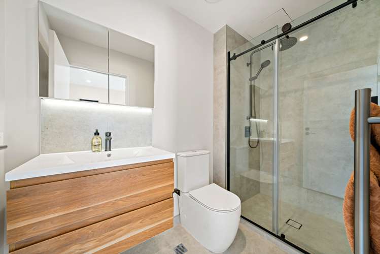 G01/27a Hudson Bay Road Hobsonville_14