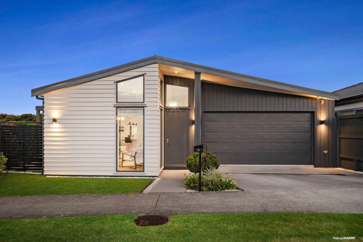 51 Makete Crescent_0