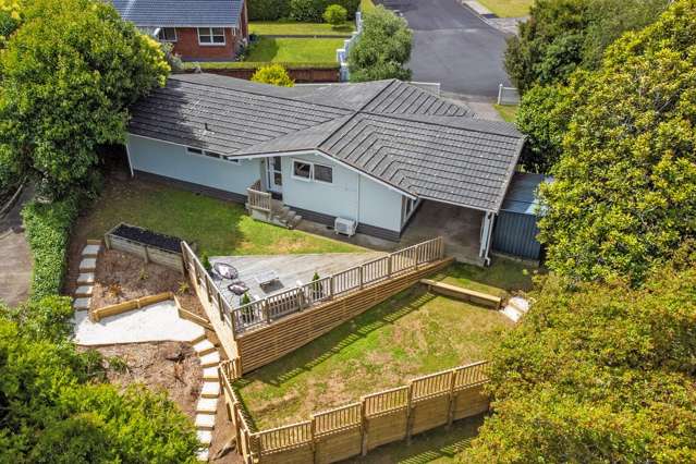 Super Stylish On A 746 m2 Freehold Section!
