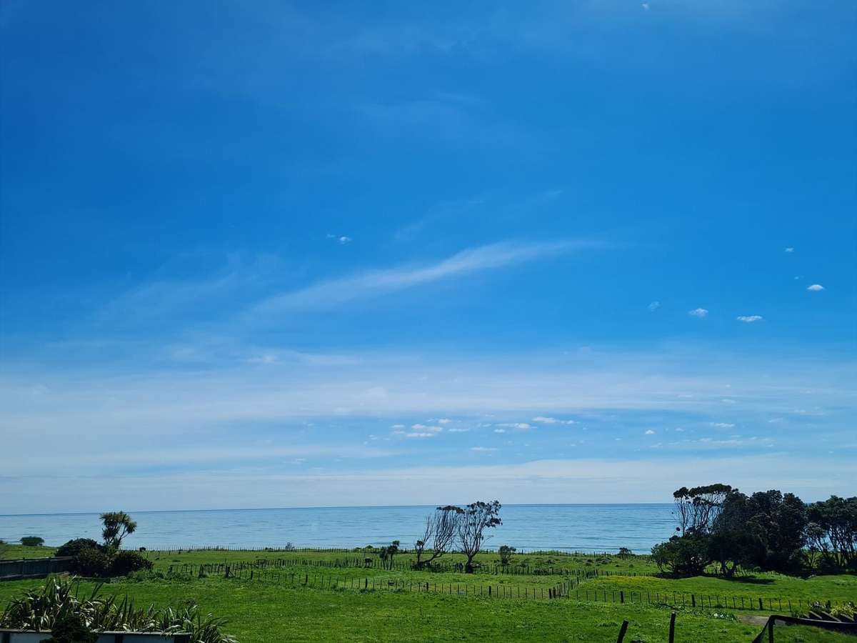 Beachside Unit - Sea Views 1