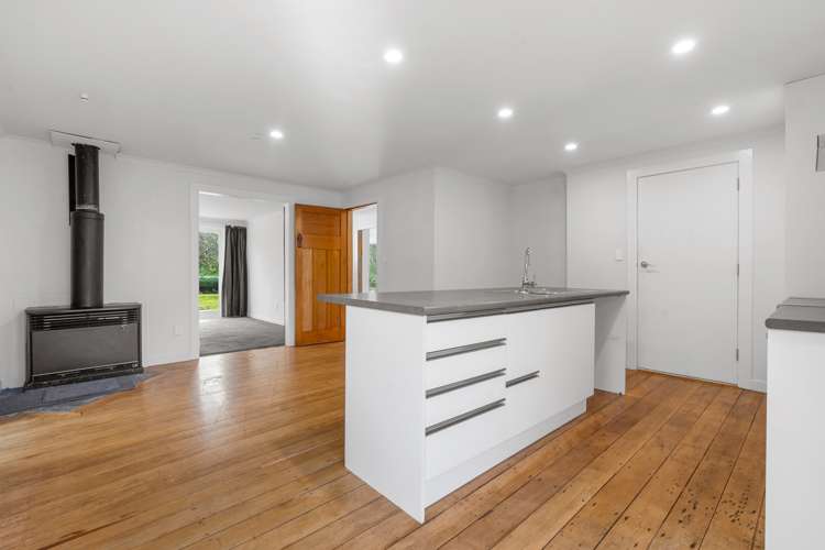 2989 Lake Ferry Road Pirinoa_9