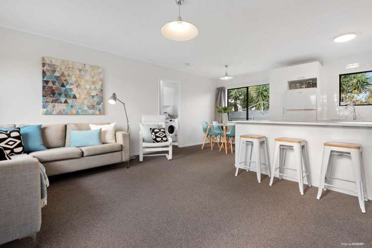 1/3 Rowan Terrace Te Atatu South_5