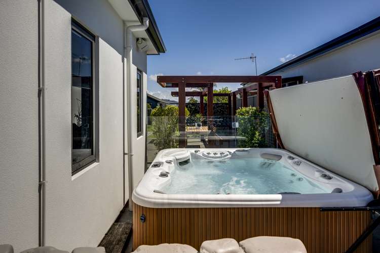 5 Squire Drive Awatoto_7