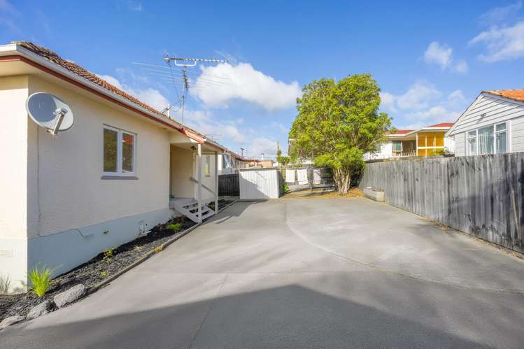 2/180 Lake Road Northcote_12