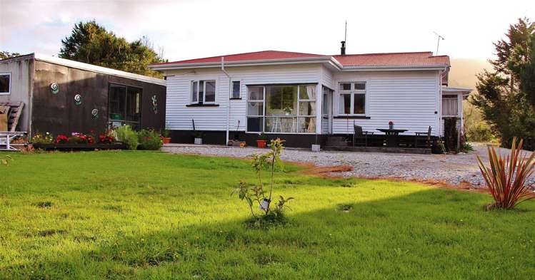 738 State Highway 6 Runanga_18