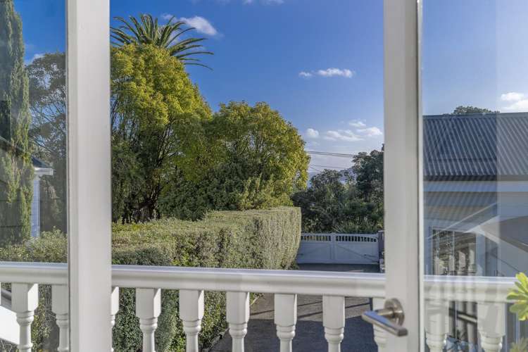 7 Queen Street Northcote Point_24