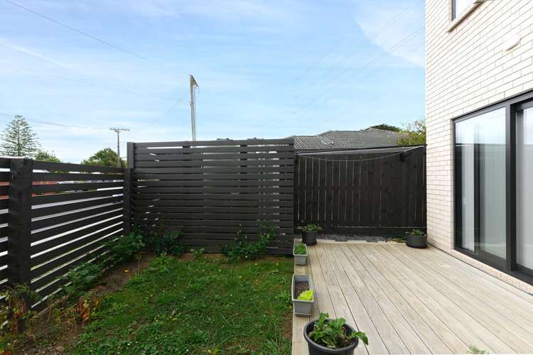 1/30 Calvert Avenue Mangere_23