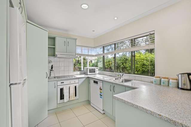 2/67 Arran Road Browns Bay_4