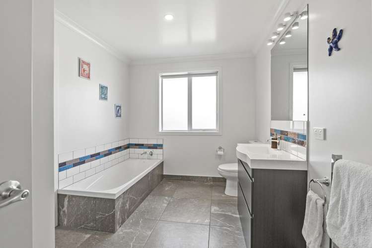 44 Pebble Beach Boulevard Kamo_9