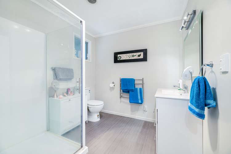 51 Onedin Place Titirangi_12