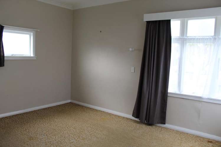 657 Featherston Street Roslyn_4