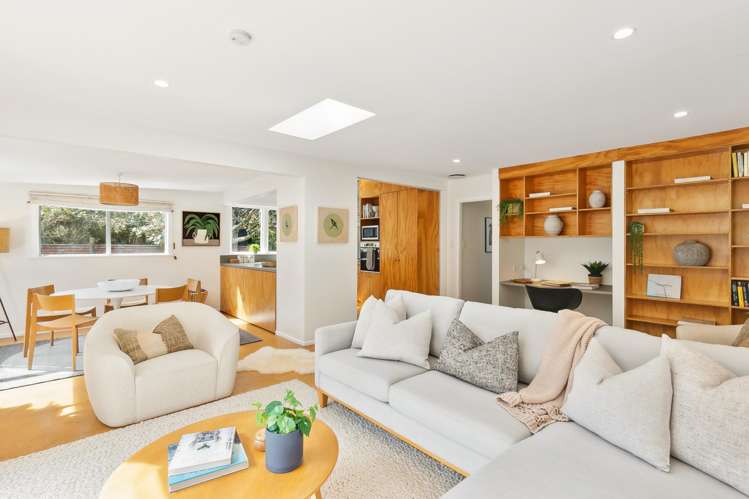 174 Queens Drive Lyall Bay_1