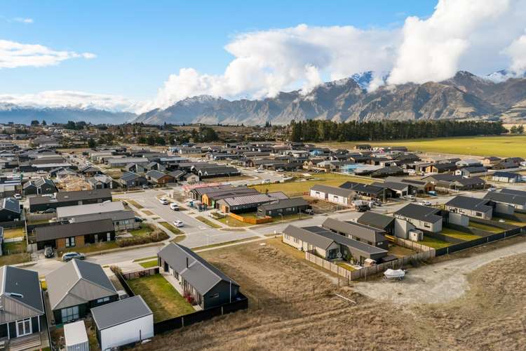 101 Burdon Loop Lake Hawea_23
