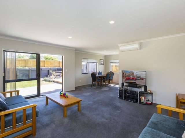 48 Percy Kinsman Crescent Riverstone Terraces_3