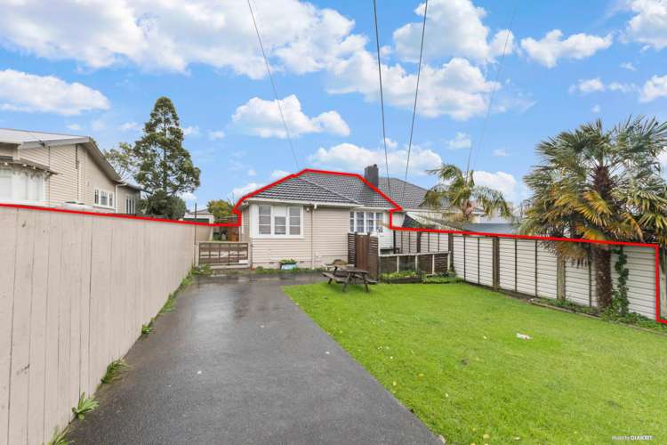 3 Islington Avenue New Lynn_11