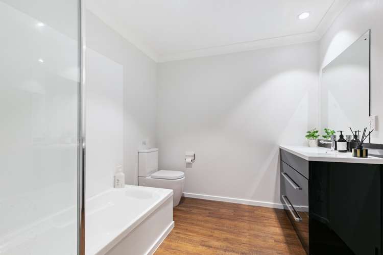 15 Birkhall Grove Strathmore Park_15