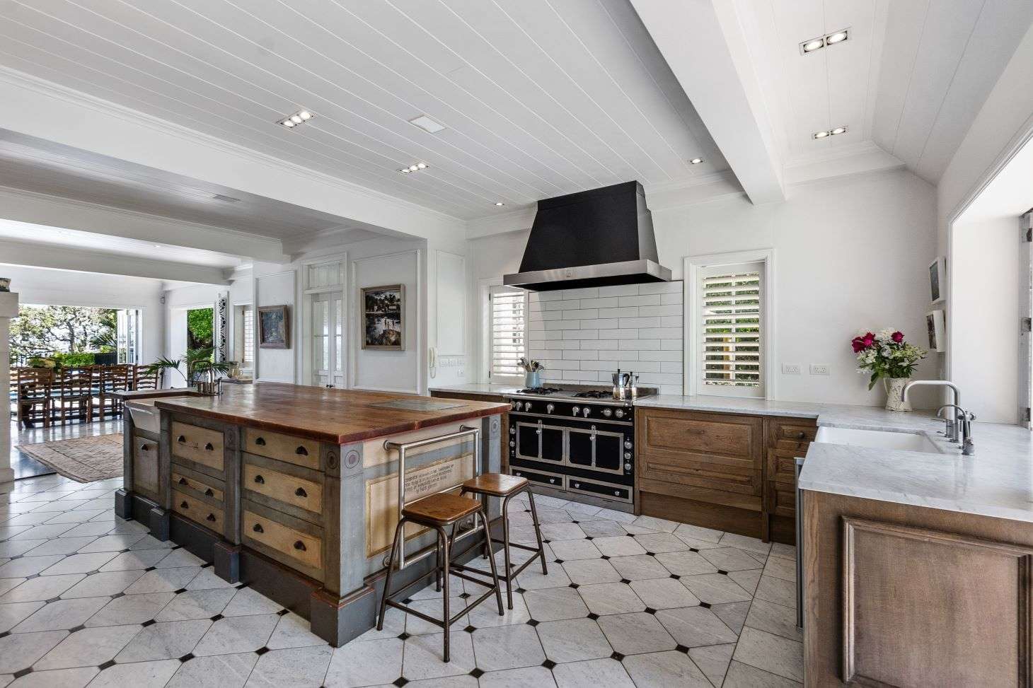 11 Stanley Point Road in Devonport, North Shore, Auckland