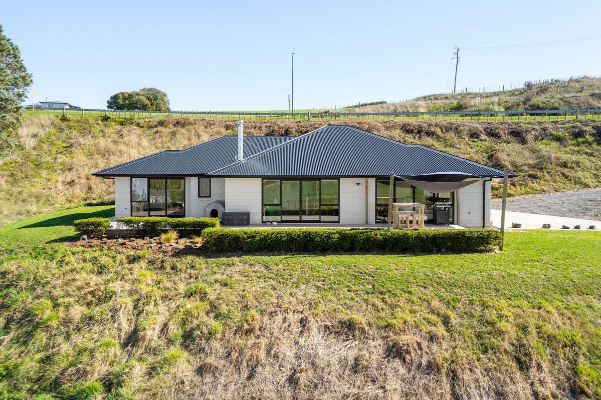 411 Tuhikaramea Road_0
