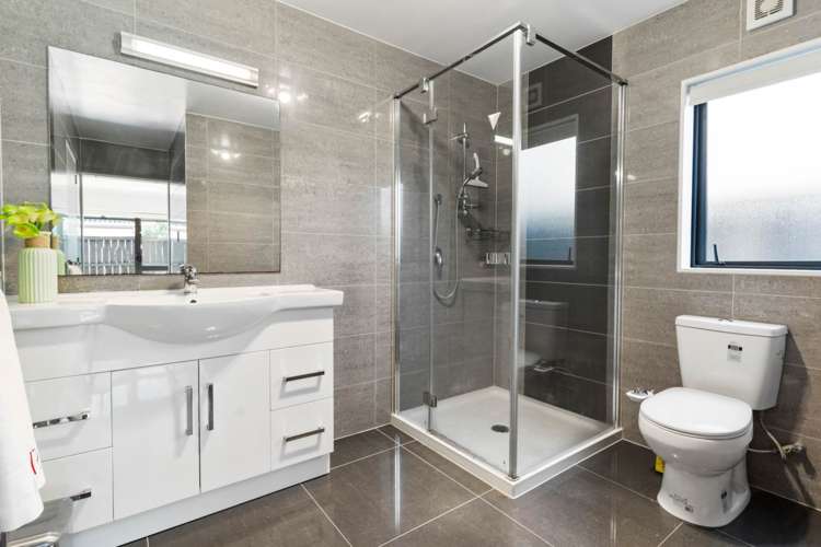 32 Arranmore Drive Flat Bush_8