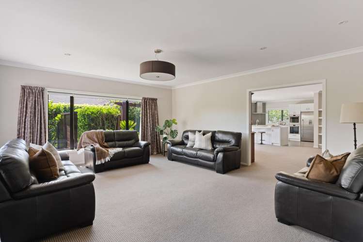 7 Silverstone Place Lytton West_2