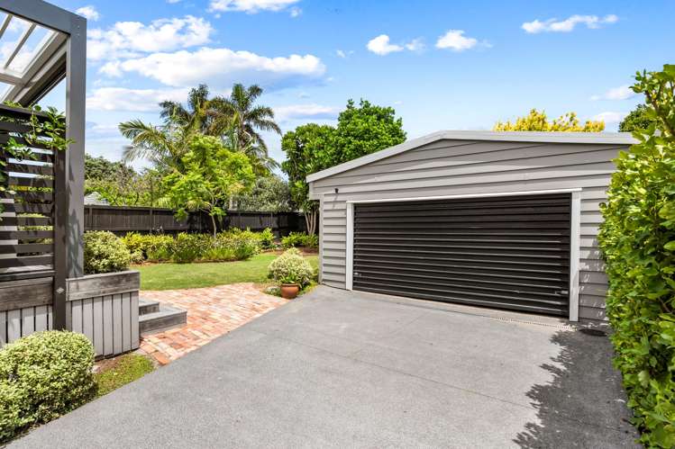 25 Volcanic Street Mount Eden_14