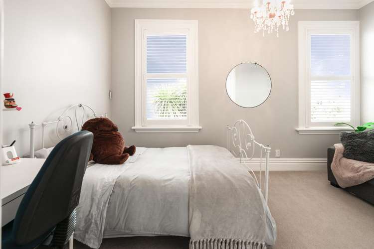 8 Carrington Street Mount Cook_15