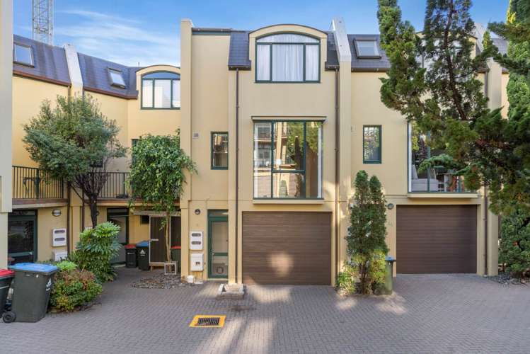 1/5 Augustus Terrace_0