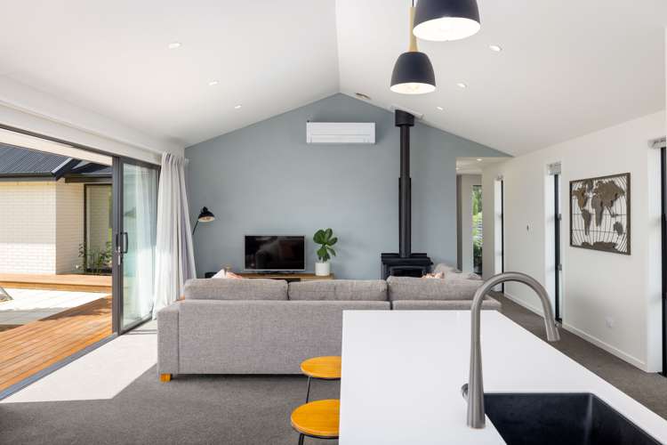 5 Evergreen Drive Woodend_11