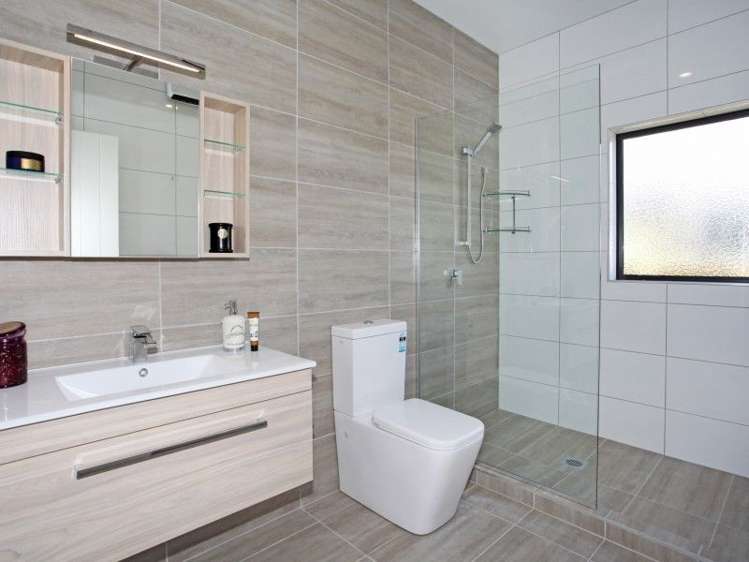 352 Upper Queen Street Pukekohe_18