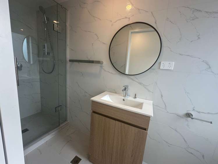 4/8 Grove Lane Pakuranga_13