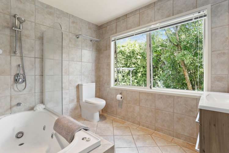 115 Tiroroa Avenue Te Atatu South_12