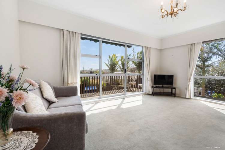 2/107 Olsen Avenue Hillsborough_2