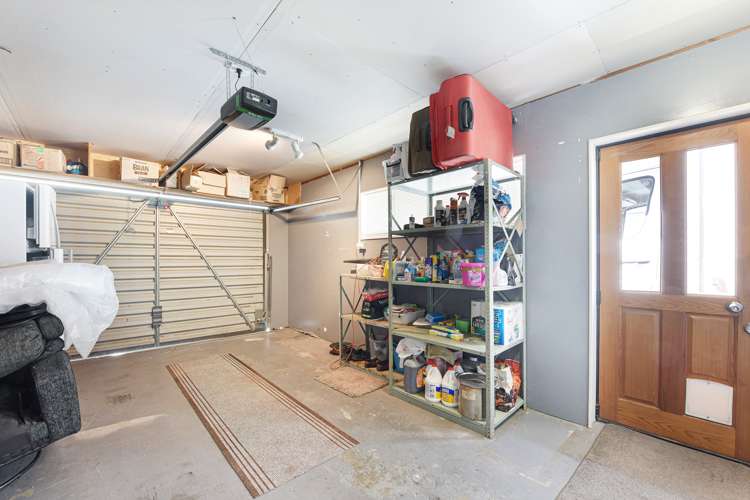 31 Aldinga Avenue Stoke_15