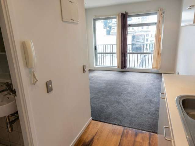 4J/16 Gore Street Auckland Central_1
