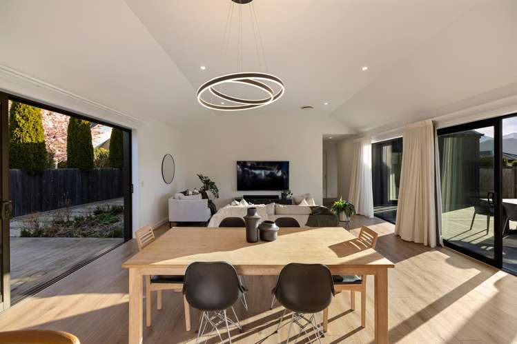 4 and 4A Marsden Place Lower Shotover_4