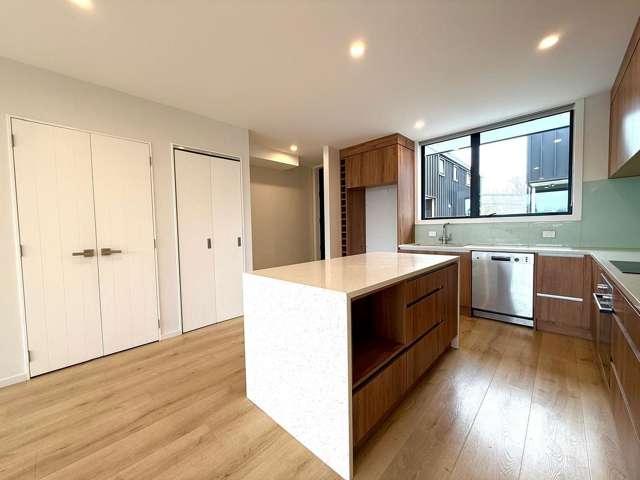 Modern 3BR Townhouse in Glen Innes