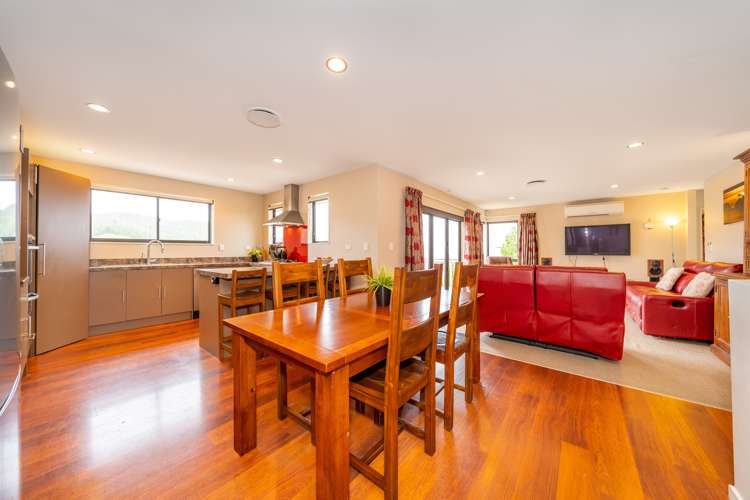 13 Mcewen Crescent Riverstone Terraces_9