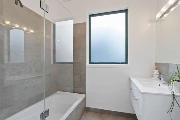 47 Nui Mana Place Te Atatu South_15