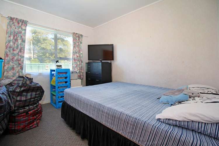 122 Boundary Road Clover Park_9