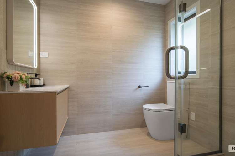 17 Awanui Road Red Beach_23