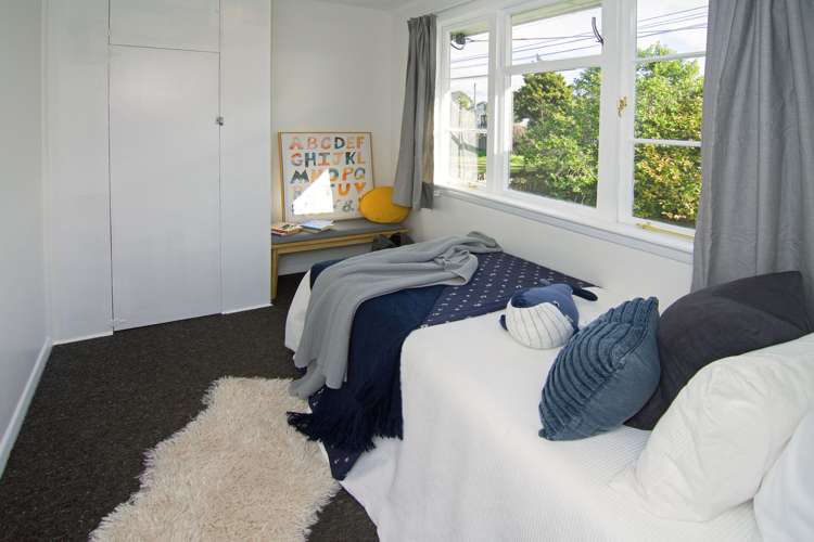 226 High Street North Carterton_11