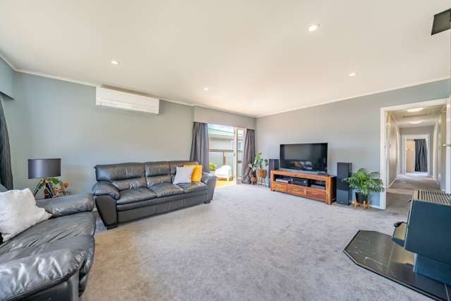 8 Parkway Wainuiomata_4