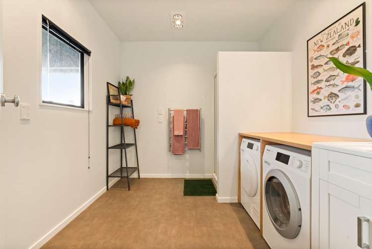 19 Kaitawa Road, York Bay Eastbourne_26